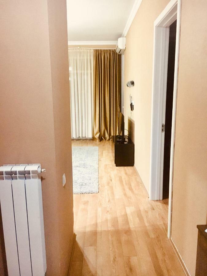 - Axis Palace Saburtalo Тбилиси